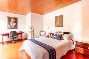 Deluxe Room, Mountain View | 1 bedroom, Egyptian cotton sheets, premium bedding, down duvets - Elias di Caprio (Bogotá)