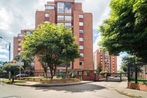 Exterior - Elias di Caprio (Bogotá)