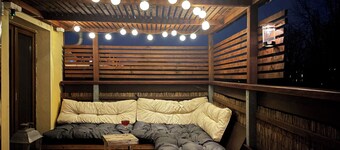 Bamboo, jungle, roof terrace & convenient to the center