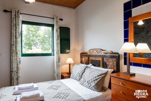 2 dormitorios, tabla de planchar con plancha, wifi gratis y ropa de cama