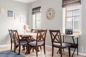 Dining - Free parking, Safe Area -close to NYC and Newark Airport,  2-bedroom apartment. (Bayonne)