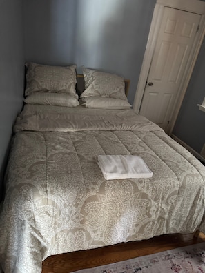 2 bedrooms, iron/ironing board, travel cot, WiFi