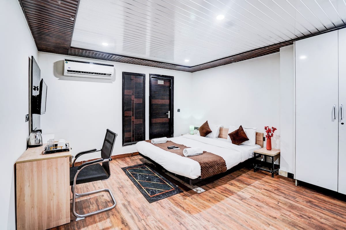 Family Suite | Desk, laptop workspace, free WiFi
