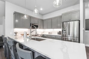 House, 1 Queen Bed with Sofa bed (Sugar Sand Cottage A) | Private kitchen | Oven, toaster - Sugar Sand Cottage A (Port St. Joe)