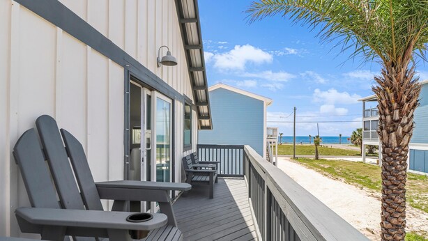 House, 1 Queen Bed with Sofa bed (Sugar Sand Cottage A) | Terrace/patio