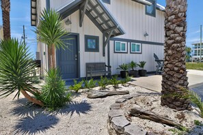Ház, 1 queen (nagyméretű) franciaágy és egy kinyithatókanapé (Sugar Sand Cottage A) | Külső rész