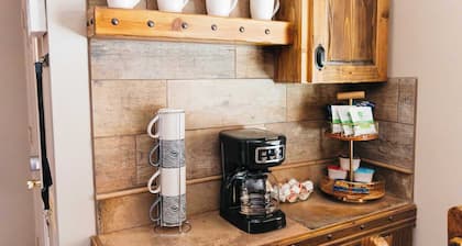 Desert Oasis Condo Su