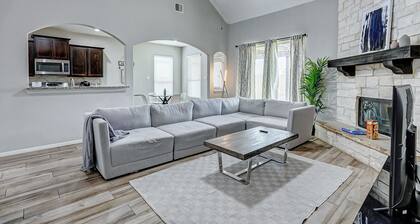 Modern Stylish home in Katy 4 bed 2.5 bath BOOK NOW !