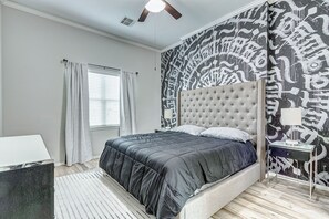 4 bedrooms, iron/ironing board, free WiFi, bed sheets