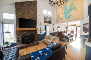 Smart TV, chimenea, videojuegos y reproductor de DVD 