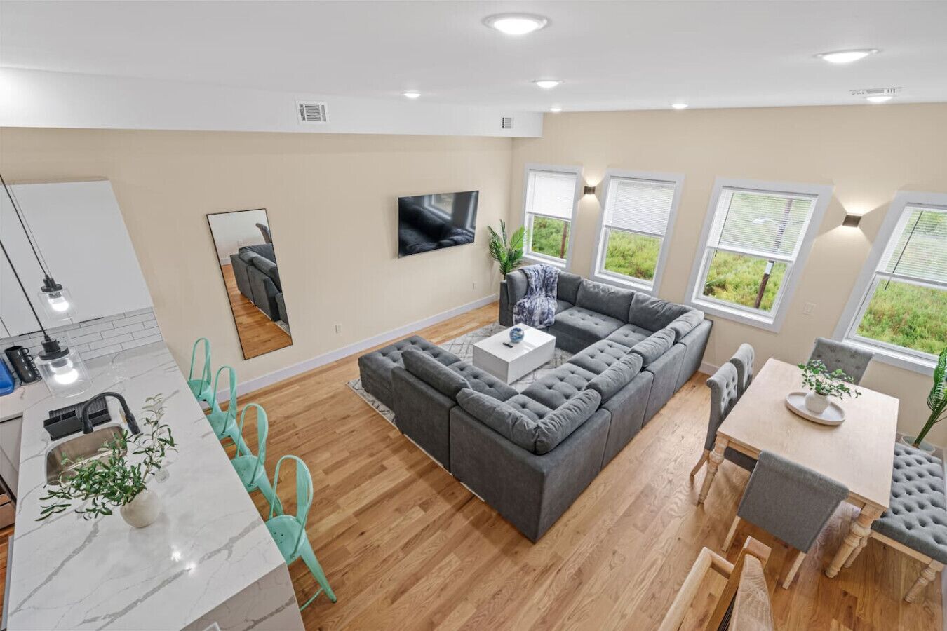 Smart TV, offices, computer monitors