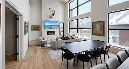 Jackson Mountain Condo | Fireplace, Hot Tub & Deck