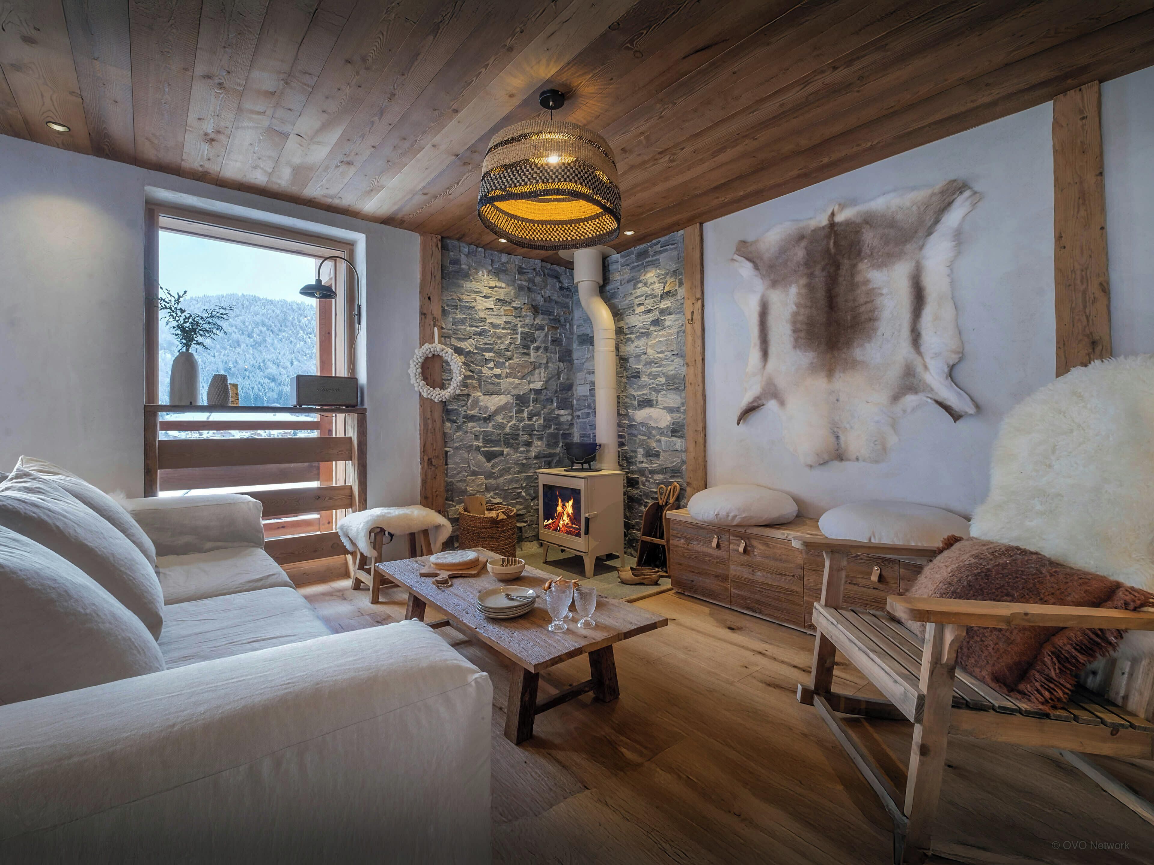 TV, fireplace, stereo