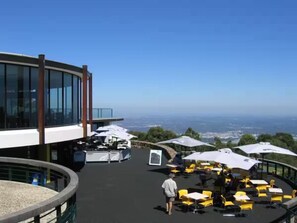 Outdoor dining - A cosy and private studio in Boronia for two with yard (Boronia)