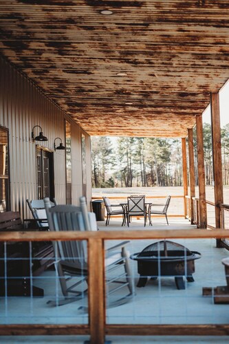 Serene 2 Bedroom with Loft located on Caddo Lake