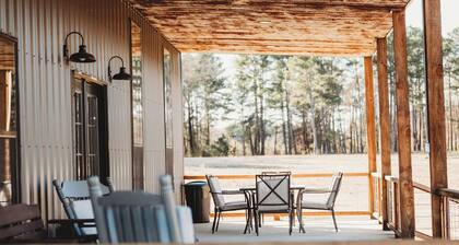 Serene 2 Bedroom with Loft located on Caddo Lake