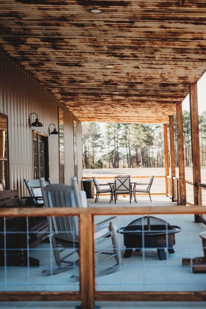 Serene 2 Bedroom with Loft located on Caddo Lake