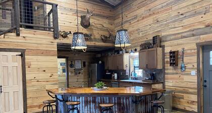 Serene 2 Bedroom with Loft located on Caddo Lake