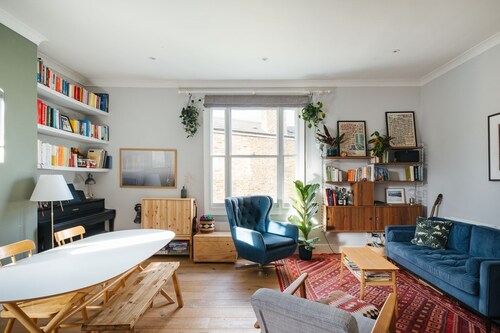 Bright and stylish flat in vibrant Stoke Newington

