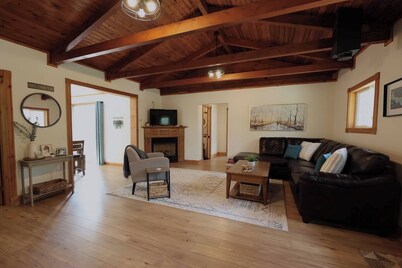 Hare Hideaway with Fireplace