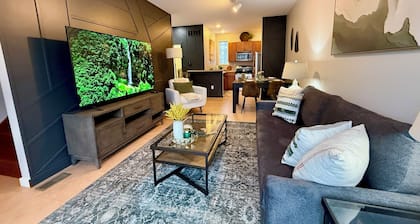 Charming Downtown Dayton Townhome with private garage