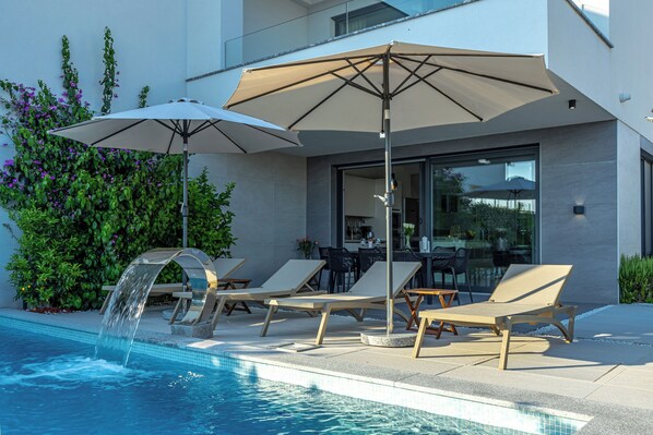 Pool - Luxury villa with open sea view and its own multi-purpose sports ground (Pinezici)