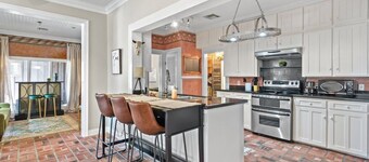 Cozy farmhouse right outside the city. Perfect for a getaway with big groups.