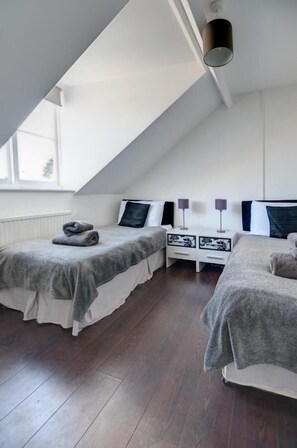 3 habitaciones, tabla de planchar con plancha y wifi gratis 