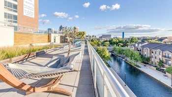 9 On Canal Apartments By Barsala