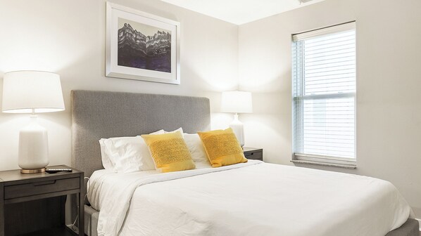 3 habitaciones, decoración personalizada y muebles diferentes