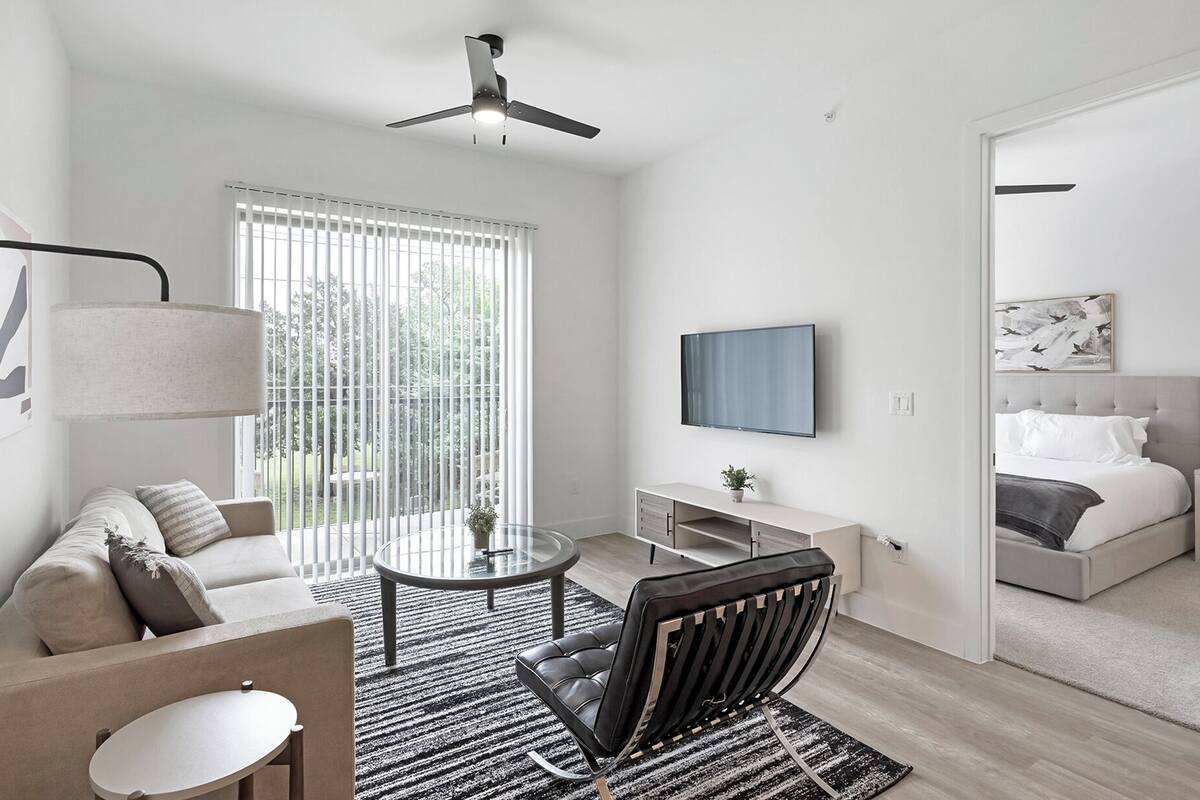 Apartment, 2 Bedrooms (QueenBed) | Living area | 40-inch TV with digital channels