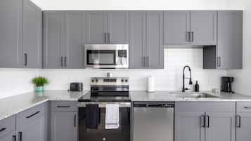 Apartment, 2 Bedrooms, 2 Bathrooms | Private kitchen | Full-size fridge, microwave, oven, stovetop