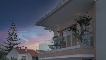 Superior Condo, Courtyard View | Terrace/patio