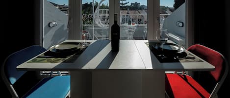 Economy Condo, Partial Sea View | In-room dining