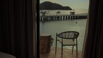 Habitación estándar, balcón, vista a la bahía | Wifi gratis