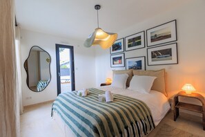 4 chambres, fer et planche à repasser, Wi-Fi, draps fournis