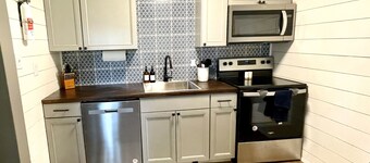 Hot Tub and Fire Pit near Mammoth Cave National Park- Pet Friendly