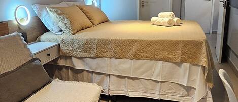 1 bedroom, desk, iron/ironing board, WiFi