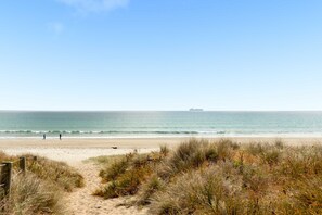 Beach nearby - Beach Side Bliss at Oceanside (Mount Maunganui)