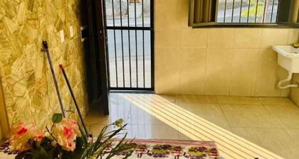 Flat térreo 2 quartos na Praia de Itapuã