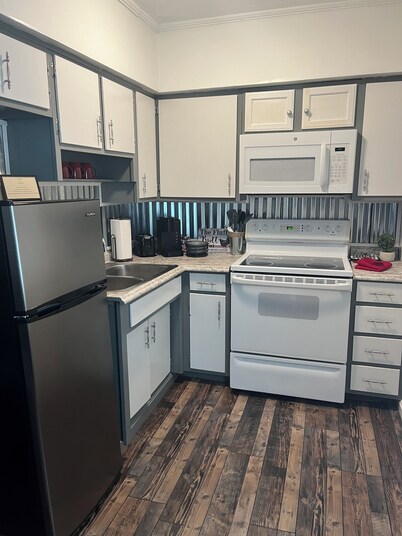 Bourbon Oak Loft - Spacious 2 bedroom, in the heart of the Bourbon Trail.