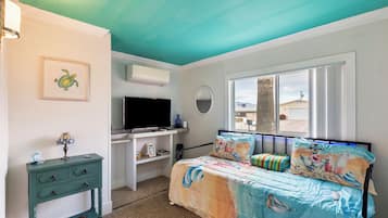 3 bedrooms, in-room safe, iron/ironing board, WiFi