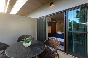 1 bedroom, iron/ironing board, internet, bed sheets