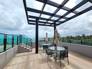 Outdoor dining - Amazing flat on the sand (Ipojuca)