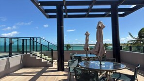 تناول الطعام بالخارج