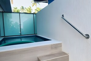 Outdoor spa tub - Beachfront with private pool (Ipojuca)
