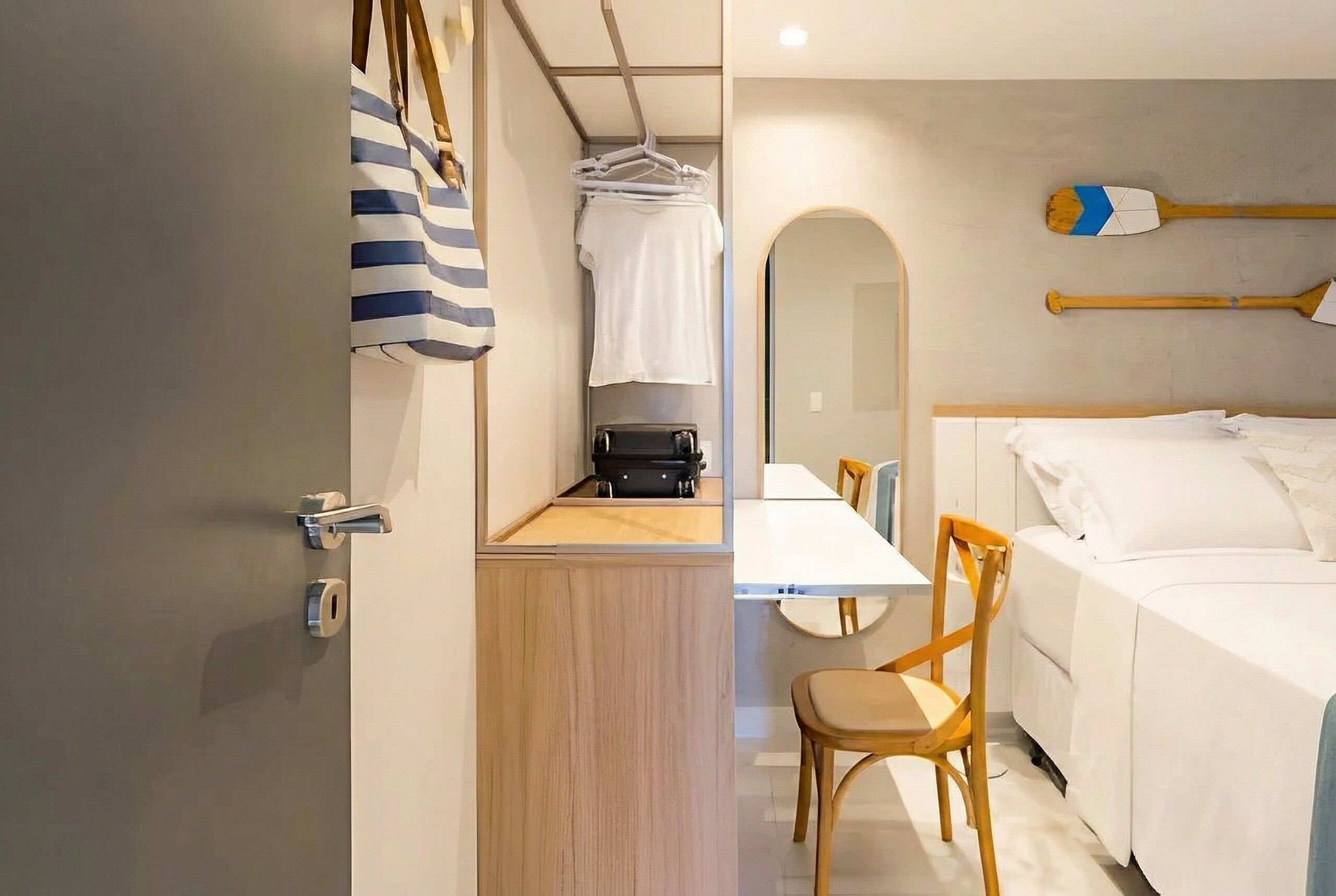 1 habitación, tabla de planchar con plancha y acceso a internet 