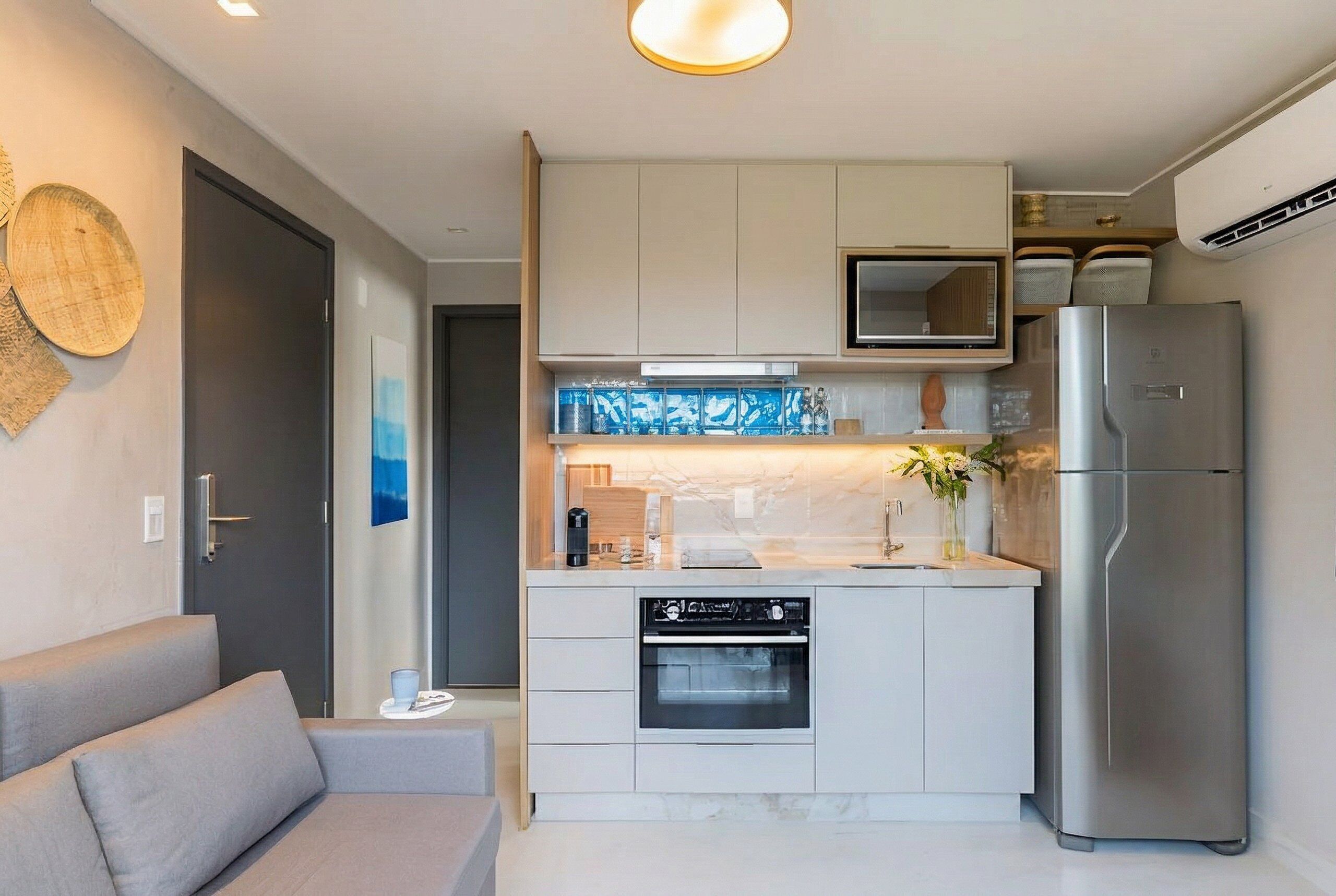 Fridge, microwave, oven, coffee/tea maker