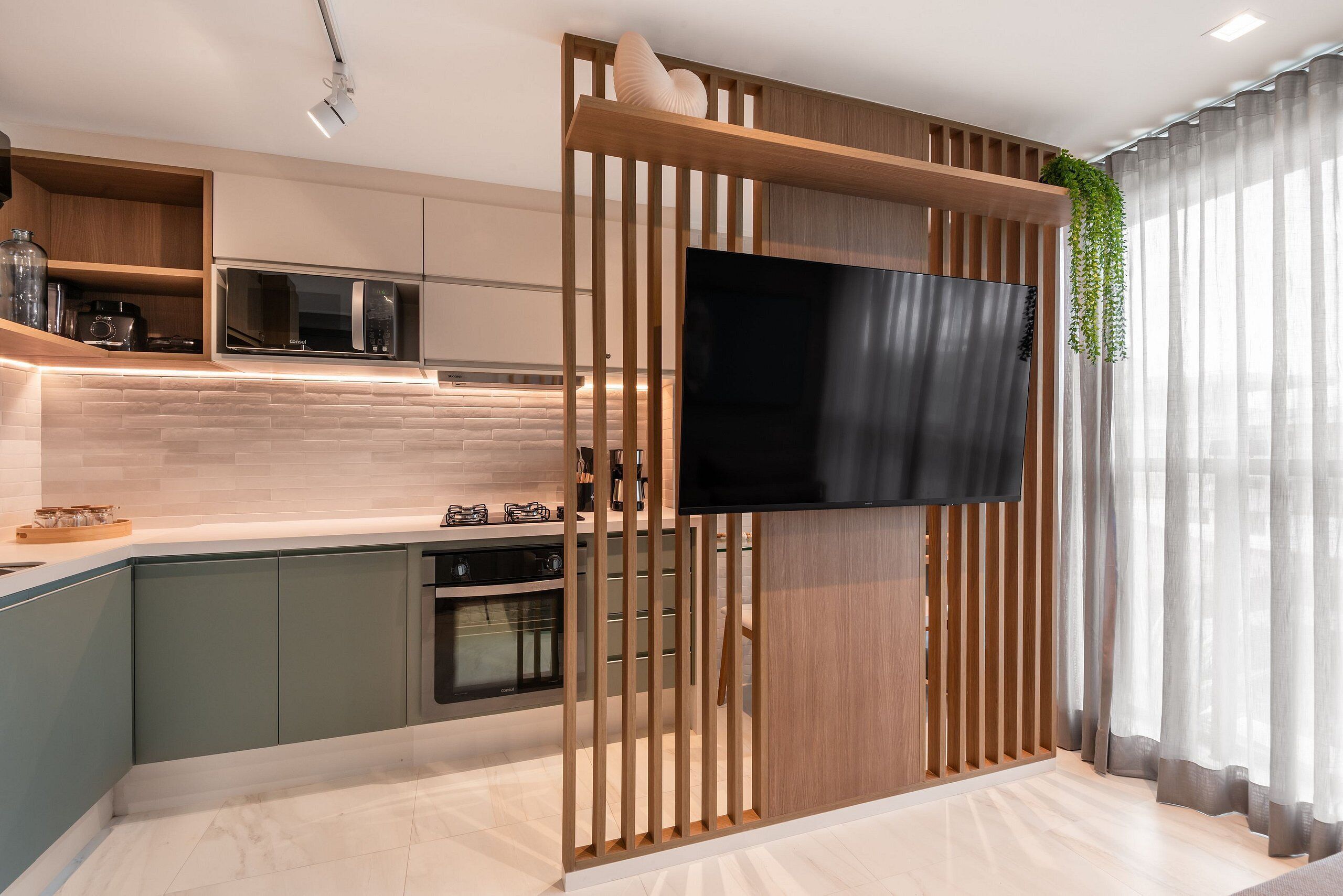 Réfrigérateur, micro-ondes, four, cafetière/bouilloire