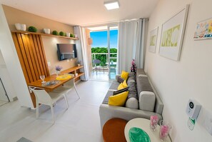 TV - 2BR Apartment in Porto de Galinhas | Near Beach (Ipojuca)